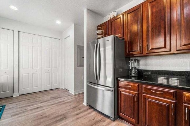 Building Photo - 207 Edenberry Ave