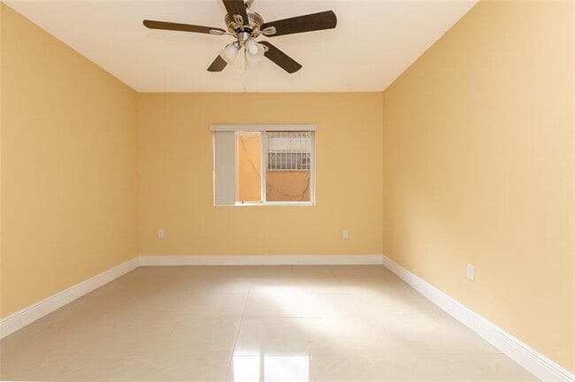 Building Photo - 4142 NW 23rd Ct