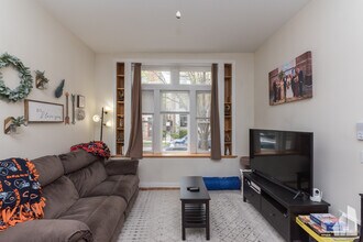 Building Photo - 2702 W Thomas-1F