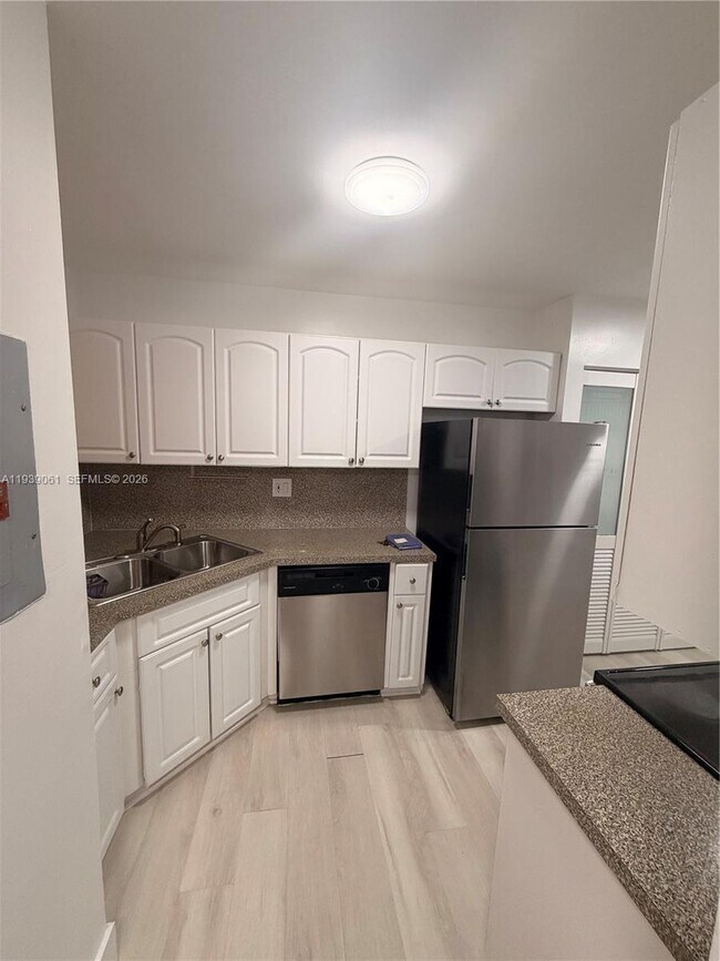 Building Photo - 14340 SW 57th Ln