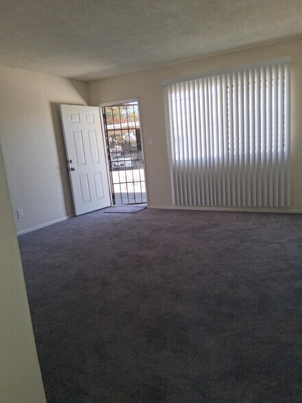 Building Photo - 11256 Raymond Ave