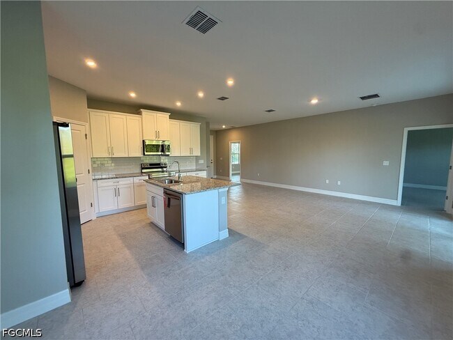 Building Photo - 505 Greenbriar Blvd