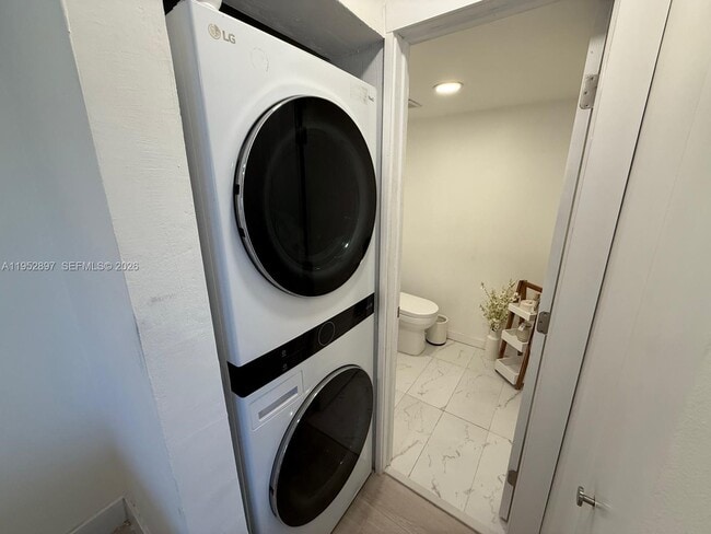 Building Photo - 9734 NW 5th Terrace