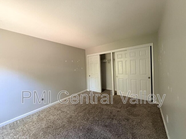 Building Photo - 3440 W Benjamin Holt Dr