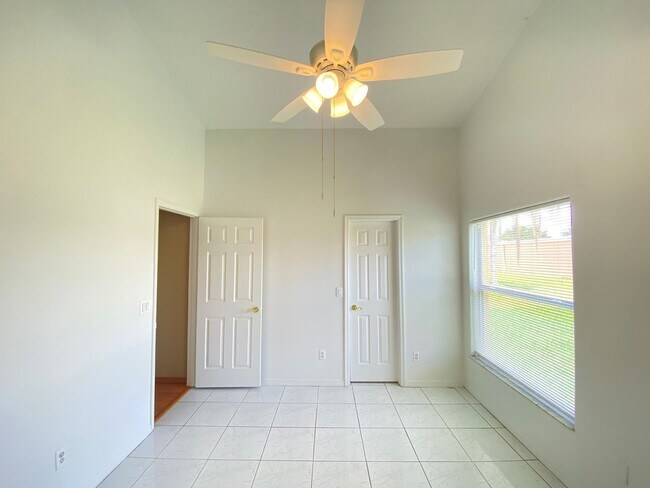 Building Photo - 3310 Crystal Creek Blvd