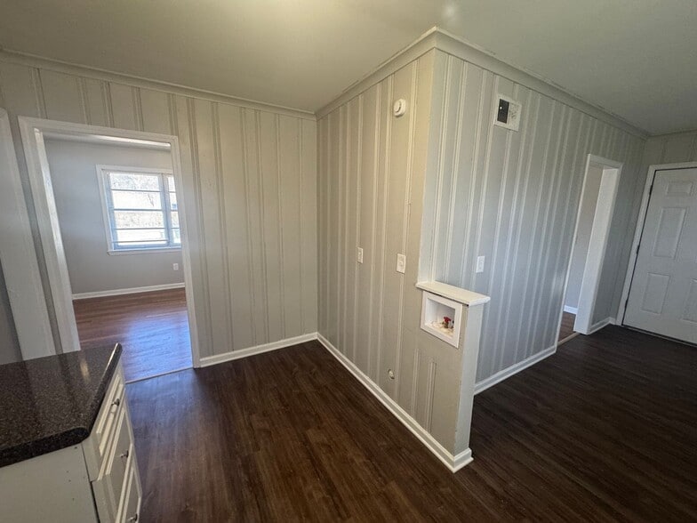 Building Photo - 2851 Redwing Rd