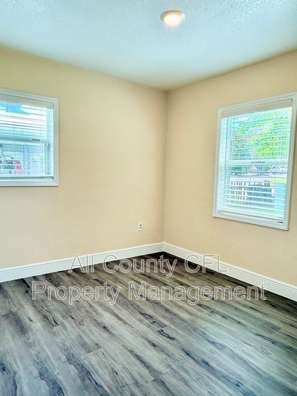 Building Photo - 30 Lemon Ln