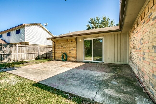 Building Photo - 217 Glenwood Dr
