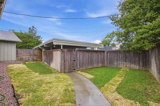 Building Photo - 7517 Meadow Oaks Dr