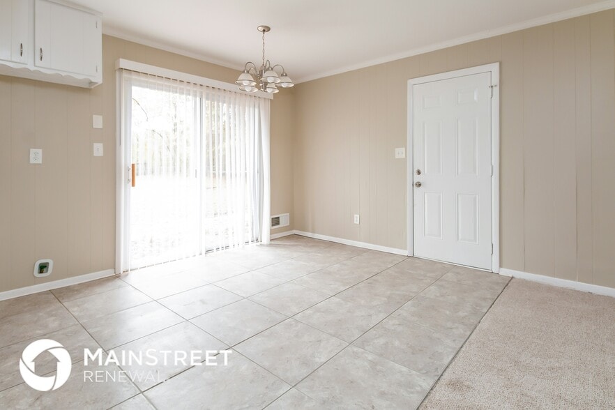 Building Photo - 892 Oak Dr