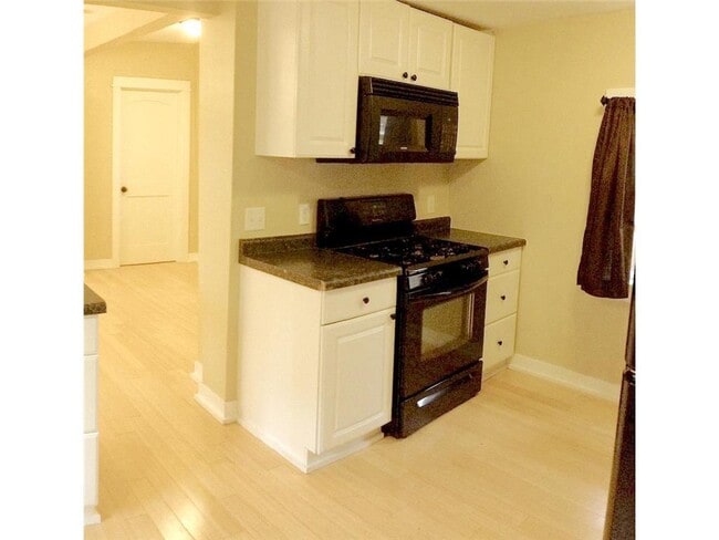 Building Photo - 2319 Cole Ave SE