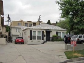 Building Photo - 611 N Sweetzer Ave