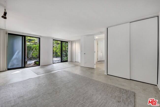 Building Photo - 30611 Las Estrellas Dr