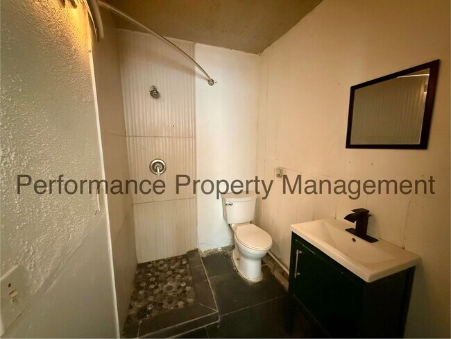Building Photo - Cozy 3 Bed/2 Bath E Bakersfield Home w/ Solar, RBP & $0 Deposit Option