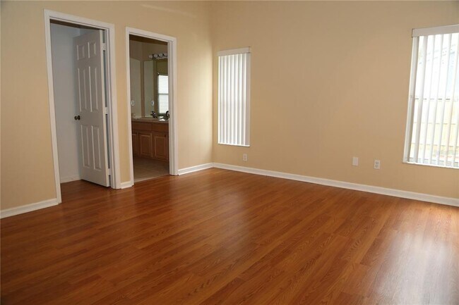 Building Photo - 119 N Weathersfield Ave