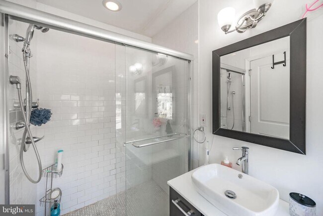 Building Photo - 4066 Manayunk Ave