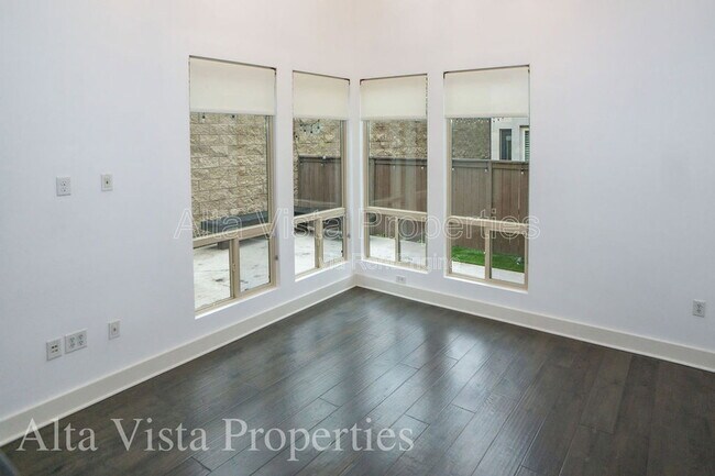 Building Photo - 2549 Aperture Cir