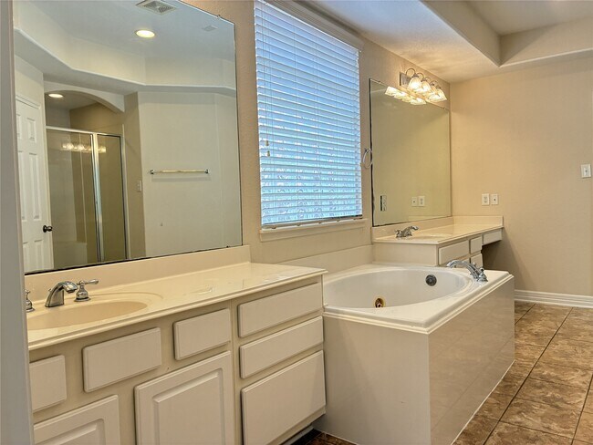 Building Photo - 14207 Parable Ct