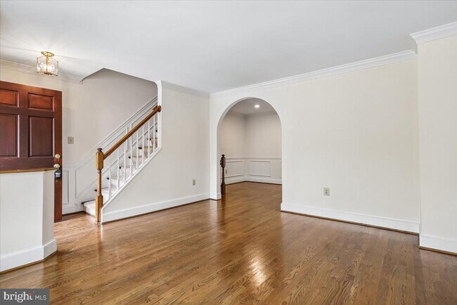 Building Photo - 5834 Waterdale Ct