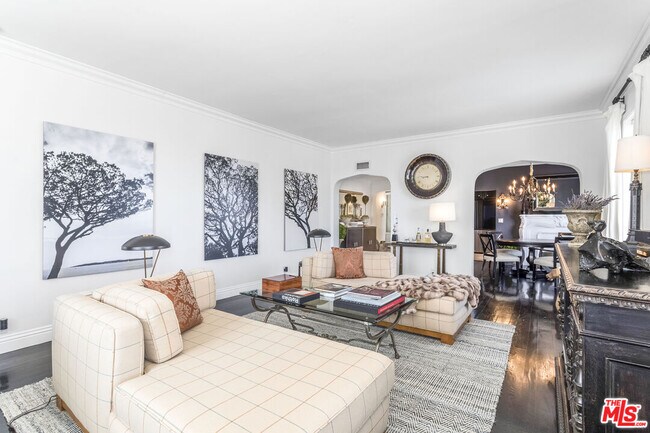 Building Photo - 1424 N Crescent Heights Blvd