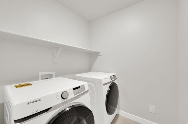 Building Photo - 128 E Geyser Ct