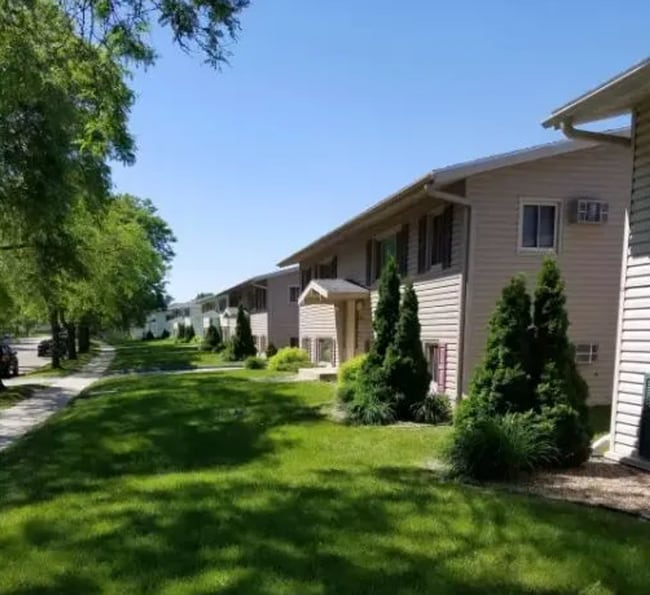 Building Photo - Chester Estates