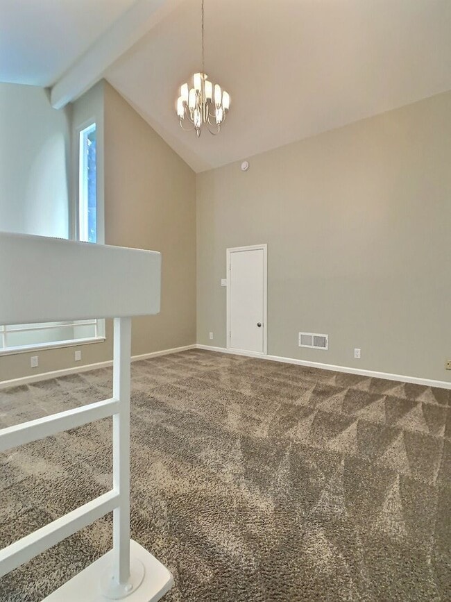 Building Photo - Dry Creek Village Townhouse!
