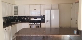 Kitchen - 10146 Hartford Ct