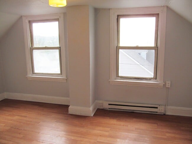 Building Photo - 11 Heckman St