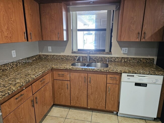 Building Photo - 3520 NW 95th Terrace