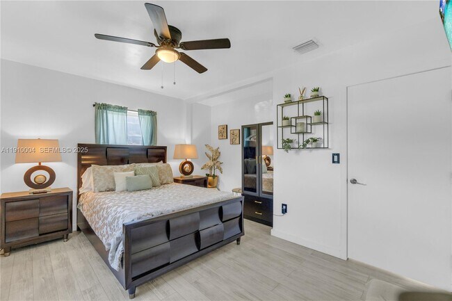 Building Photo - 774-774 NW 49th St