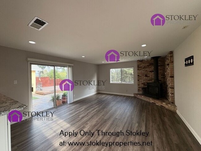 Building Photo - 1920 Encima Dr