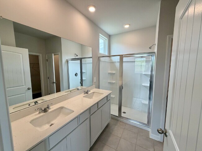 Building Photo - New Legacy Farms Home | Resort-Style Amenities!