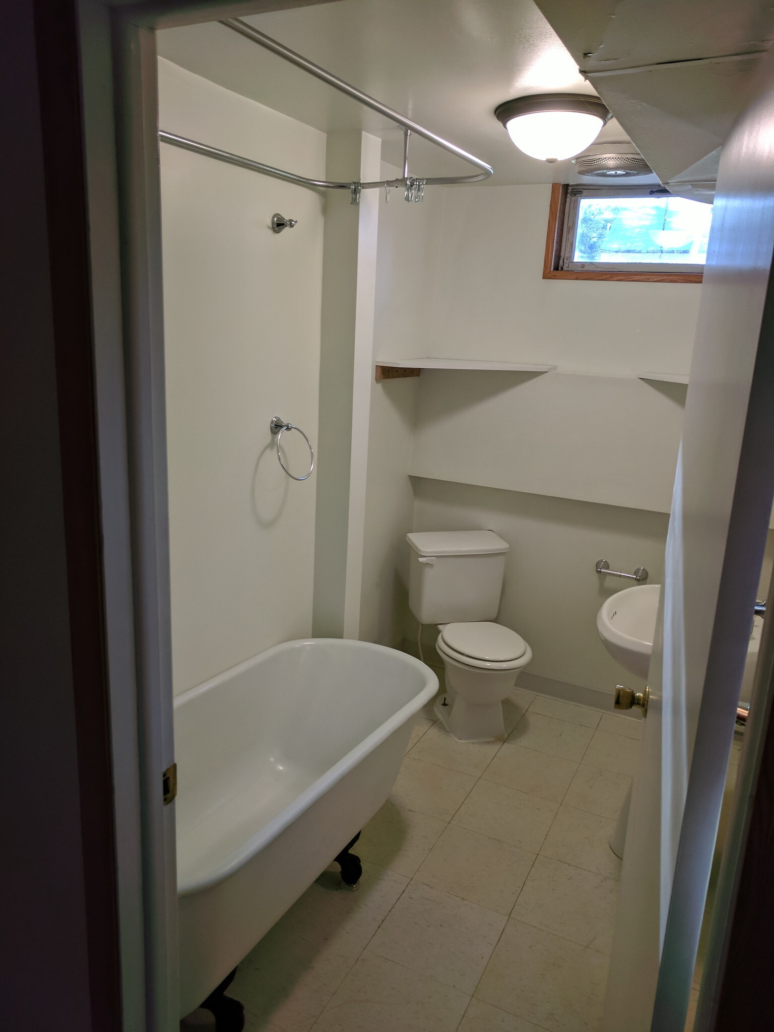 Main Bath - 17 21st Ave S