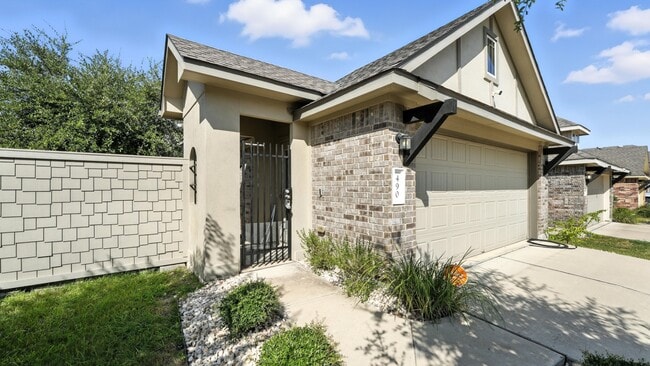 Building Photo - 490 Nautical Lp