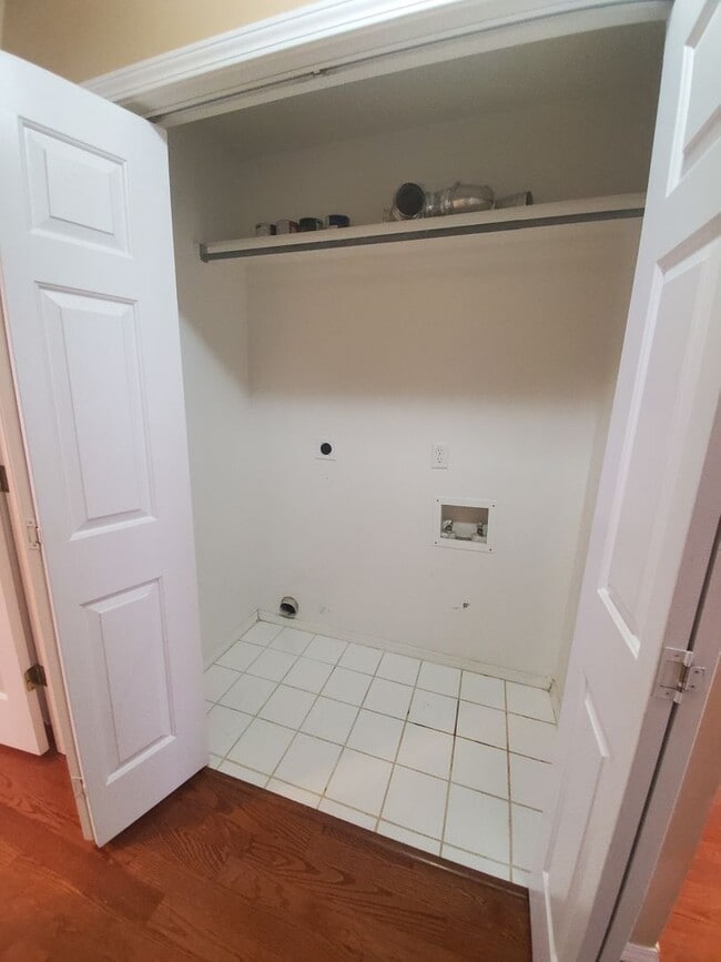 Building Photo - PRELEASING FOR EARLY MARCH! (3) Bed/(2) Bath NE Norman!