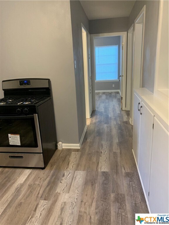 Building Photo - 615 Melrose St