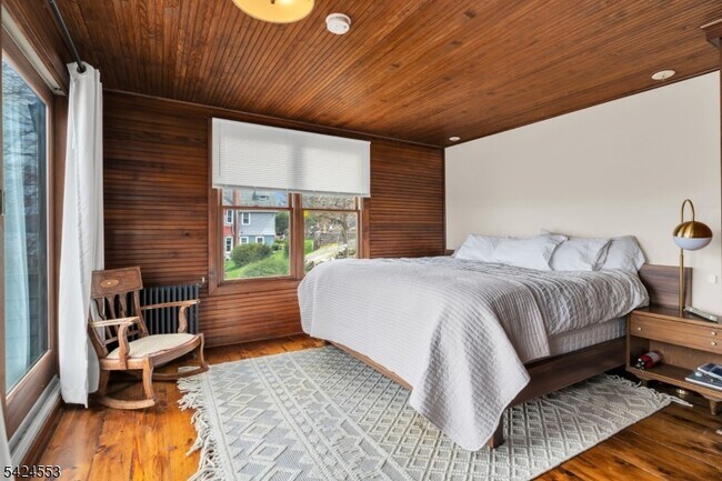 Building Photo - 363 Lakeside Blvd