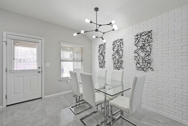 Building Photo - 249 Noddy Rd