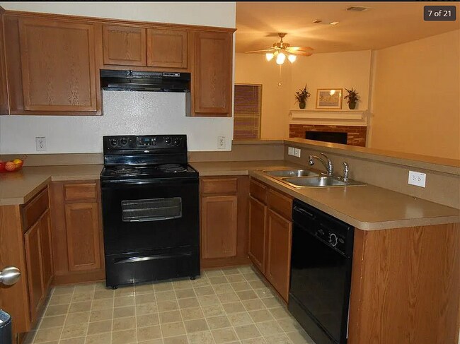 Building Photo - Charming 3-Bed, 3-Bath Home with Fireplace...
