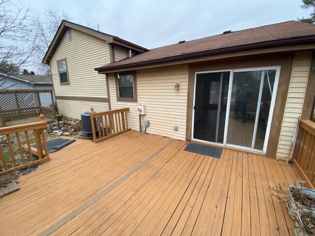 Building Photo - 1809 Minturn Dr