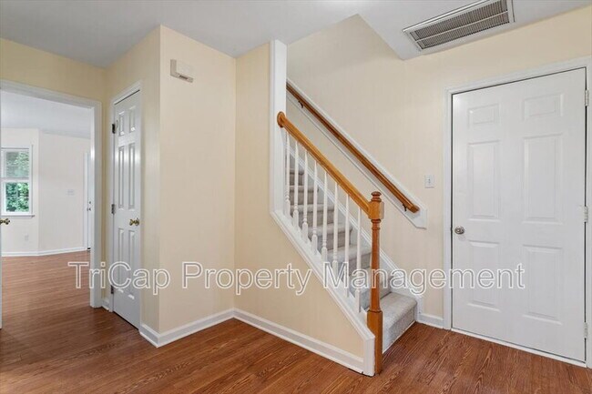 Building Photo - 120 Arbor Glen Ct