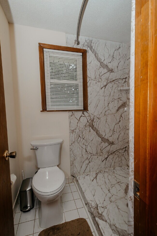 Building Photo - Fully Furnished Charleston Rental Near Folly Beach – Utilities Included | $3,100/Month