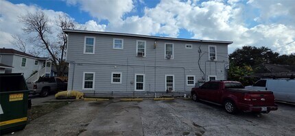 Building Photo - 2811 Iola St