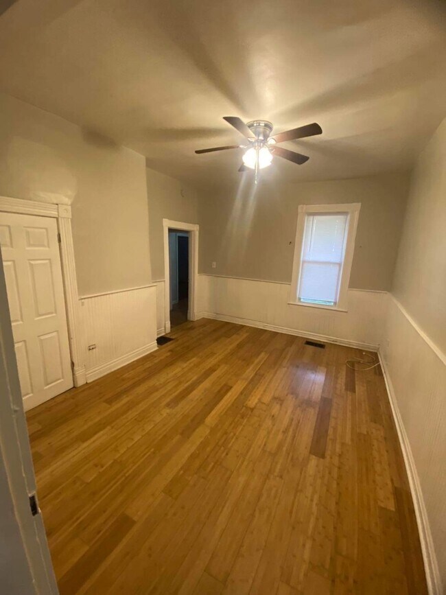 Building Photo - 3004 Taylor Blvd