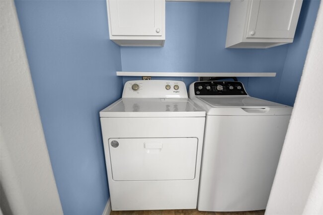 Building Photo - 303 Welch St