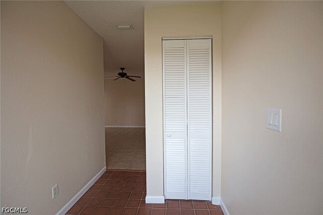Building Photo - 1420 Park Shore Cir