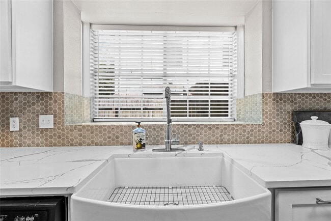 Building Photo - 14434 Old Tybee Rd