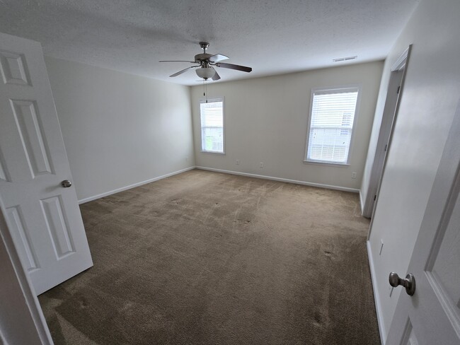 Building Photo - 333 Rose Bud Ln