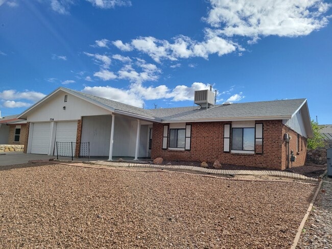 Building Photo - 7716 Iroquois Dr